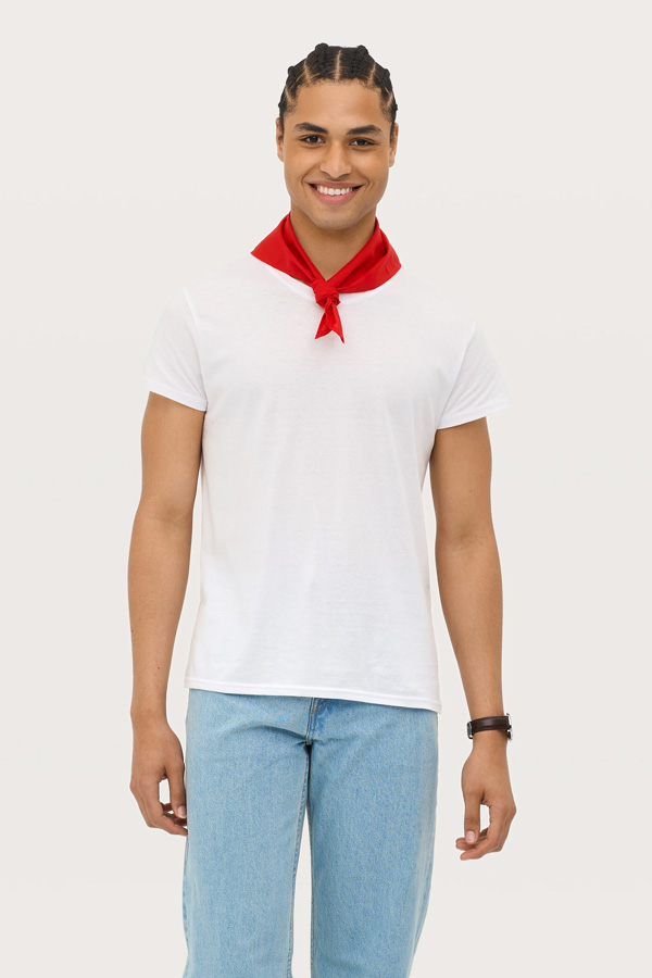 bandana-polycoton-personnalisable Bandana personnalisable RIVAGE porté par un jeune homme